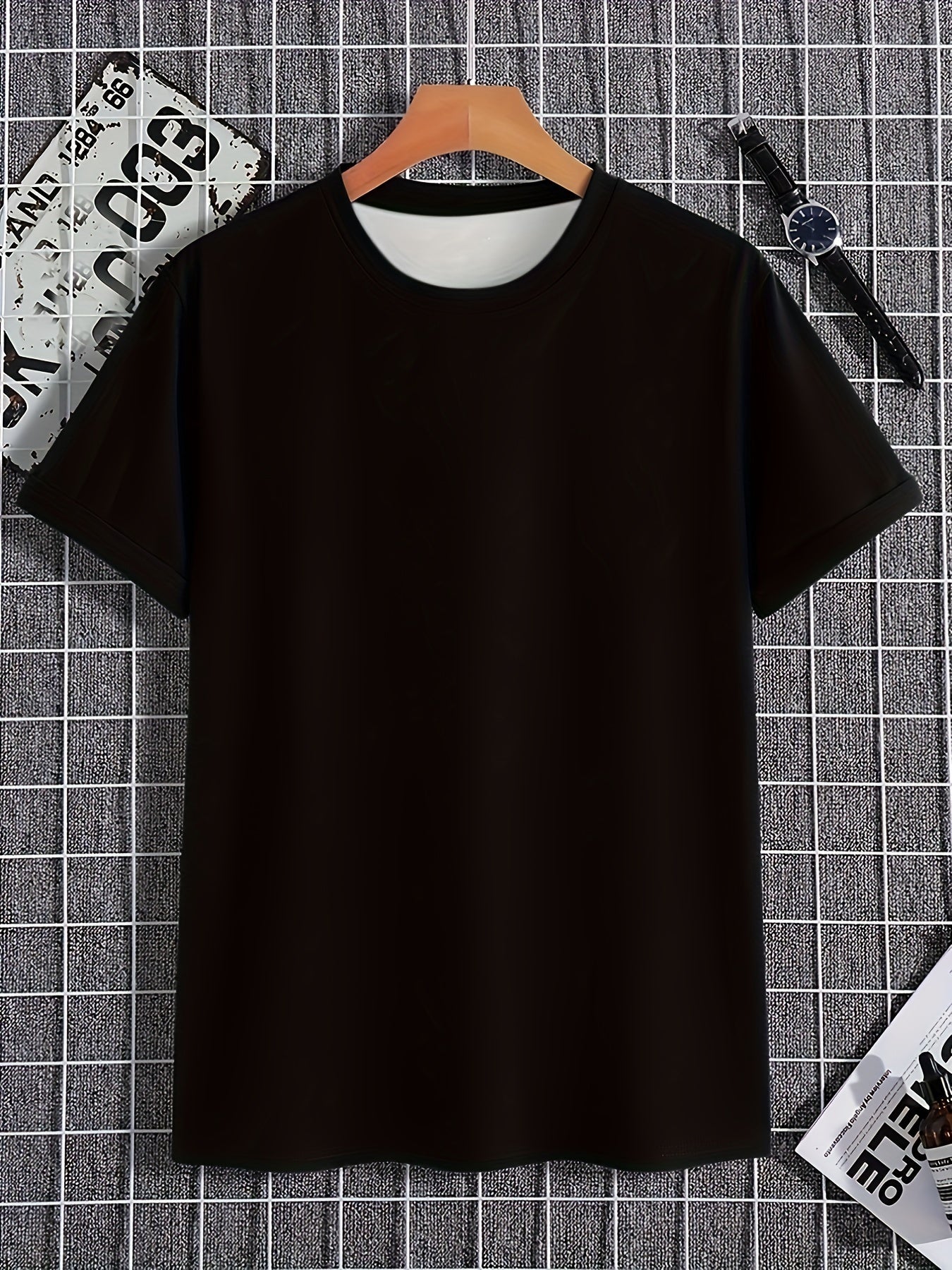 Men's Fashionable Casual Round Neck Pattern T-shirt With Exquisite