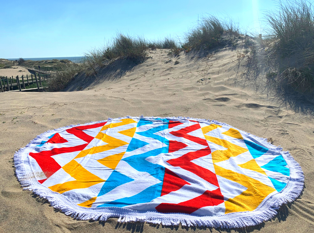 Round Illusion Beach Towel